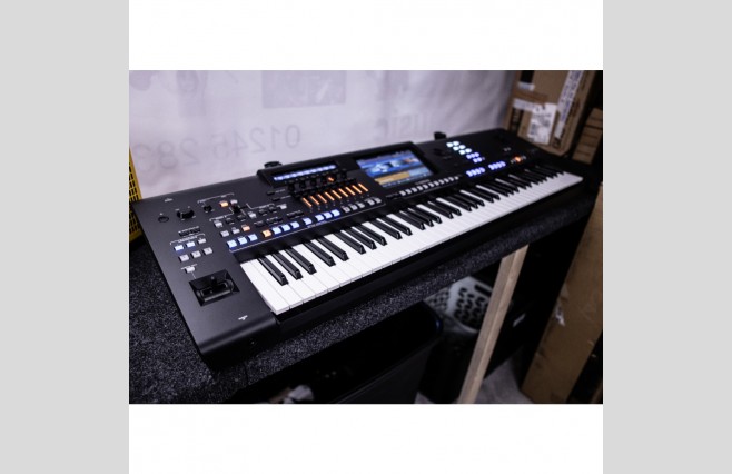Used Yamaha Genos2 Keyboard & Speakers - Image 4